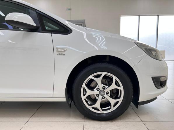 Opel Astra J Рестайлинг с пробегом 2013 года, цена 785 000 рублей, 113325 км, хэтчбек, Автокод Объявления