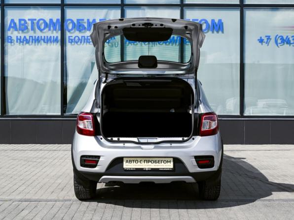 Renault Sandero II с пробегом 2017 года, цена 875 000 рублей, 143139 км, хэтчбек, Автокод Объявления