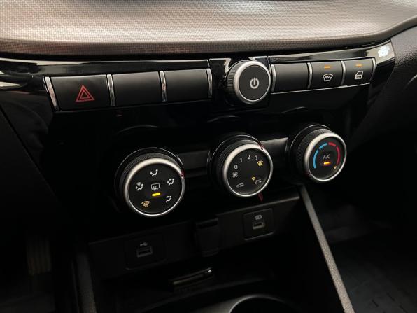 Lada (ВАЗ) Vesta I Рестайлинг (NG) с пробегом 2024 года, цена 1 495 000 рублей, 5256 км, седан, Автокод Объявления