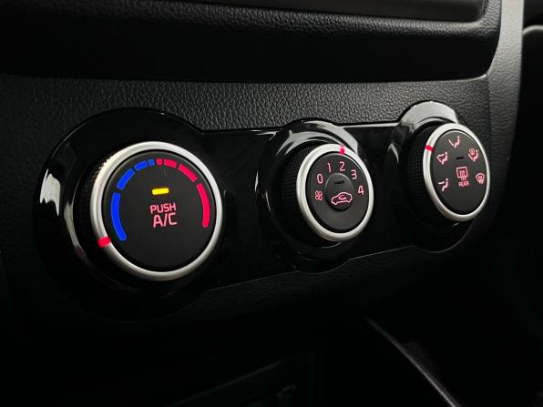 Kia Rio III Рестайлинг с пробегом 2016 года, цена 980 000 рублей, 154757 км, седан, Автокод Объявления