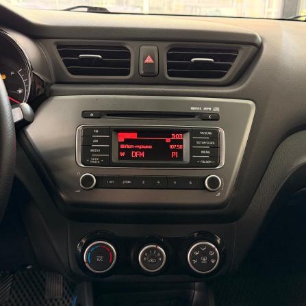 Kia Rio III Рестайлинг с пробегом 2015 года, цена 794 000 рублей, 137637 км, хэтчбек, Автокод Объявления