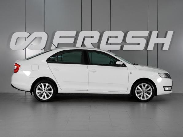 Skoda Rapid I с пробегом 2015 года, цена 1 319 000 рублей, 77670 км, лифтбек, Автокод Объявления