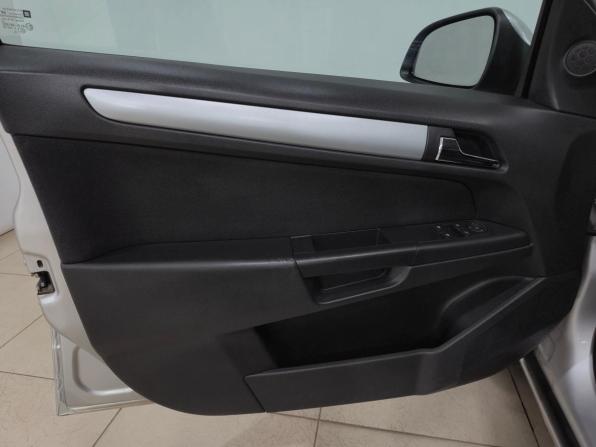 Opel Astra H Рестайлинг с пробегом 2011 года, цена 530 000 рублей, 202126 км, седан, Автокод Объявления
