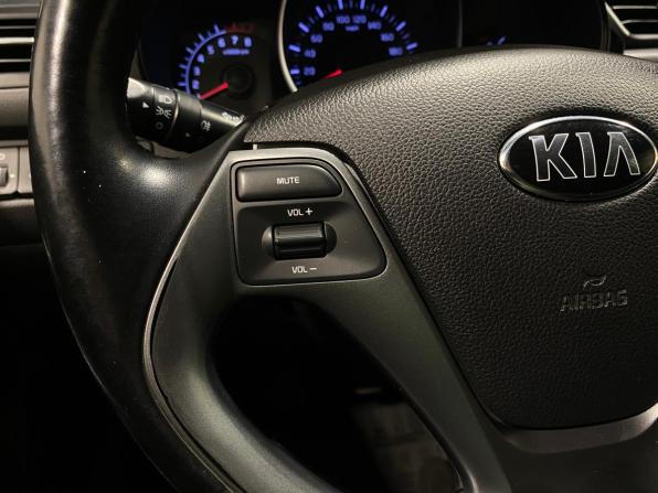 Kia Rio III Рестайлинг с пробегом 2016 года, цена 1 110 000 рублей, 87785 км, хэтчбек, Автокод Объявления