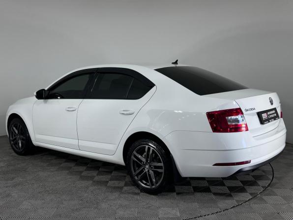 Skoda Octavia III (A7) Рестайлинг с пробегом 2018 года, цена 1 695 000 рублей, 76100 км, лифтбек, Автокод Объявления