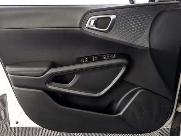 Kia Soul III с пробегом 2022 года, цена 2 499 000 рублей, 14000 км, хэтчбек, Автокод Объявления