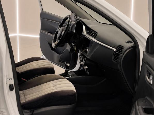 Kia Rio IV Рестайлинг с пробегом 2021 года, цена 1 650 000 рублей, 56000 км, хэтчбек, Автокод Объявления