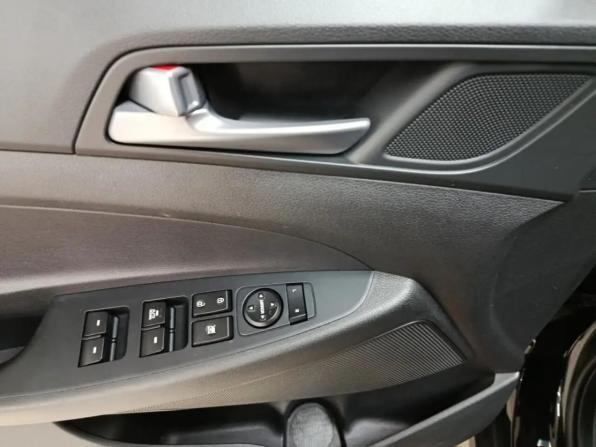 Hyundai Tucson III с пробегом 2016 года, цена 1 760 000 рублей, 87406 км, внедорожник, Автокод Объявления