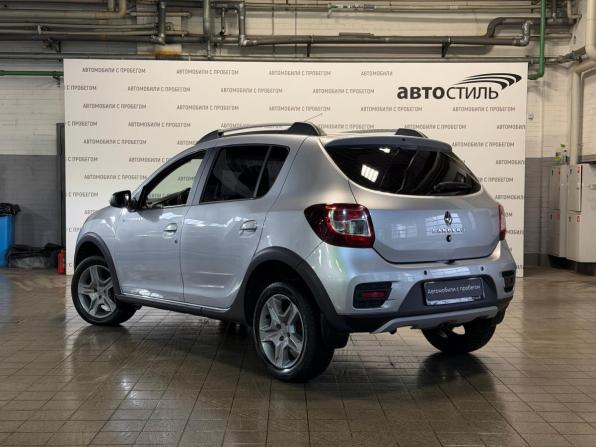 Renault Sandero II Рестайлинг с пробегом 2021 года, цена 1 099 000 рублей, 115000 км, хэтчбек, Автокод Объявления