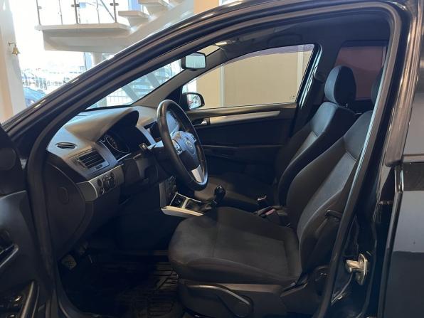 Opel Astra H Рестайлинг с пробегом 2012 года, цена 510 000 рублей, 243716 км, седан, Автокод Объявления
