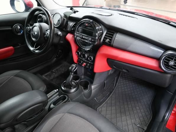 Mini Hatch III (F55/F56) с пробегом 2014 года, цена 1 649 900 рублей, 109000 км, хэтчбек, Автокод Объявления