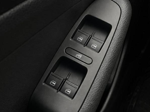Volkswagen Jetta VI Рестайлинг с пробегом 2014 года, цена 1 017 000 рублей, 159934 км, седан, Автокод Объявления
