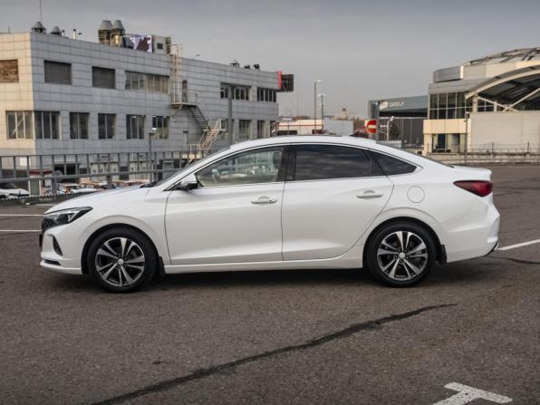 Changan Eado Plus с пробегом 2023 года, цена 1 599 000 рублей, 102076 км, седан, Автокод Объявления