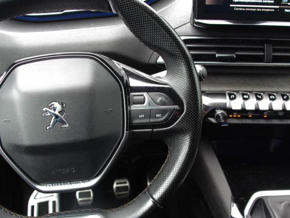 Peugeot 3008 II Рестайлинг с пробегом 2021 года, цена 1 980 000 рублей, 81000 км, внедорожник, Автокод Объявления