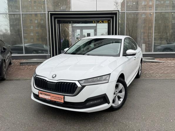 Skoda Octavia IV (A8) с пробегом 2021 года, цена 2 155 000 рублей, 133400 км, лифтбек, Автокод Объявления