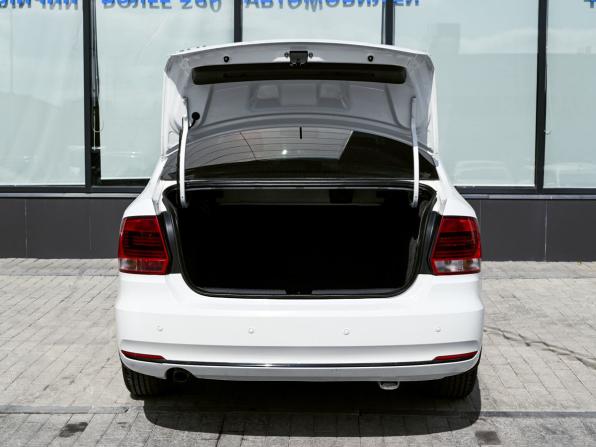 Volkswagen Polo V Рестайлинг с пробегом 2016 года, цена 1 149 000 рублей, 93654 км, седан, Автокод Объявления