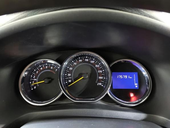 Renault Sandero II с пробегом 2017 года, цена 895 000 рублей, 175781 км, хэтчбек, Автокод Объявления