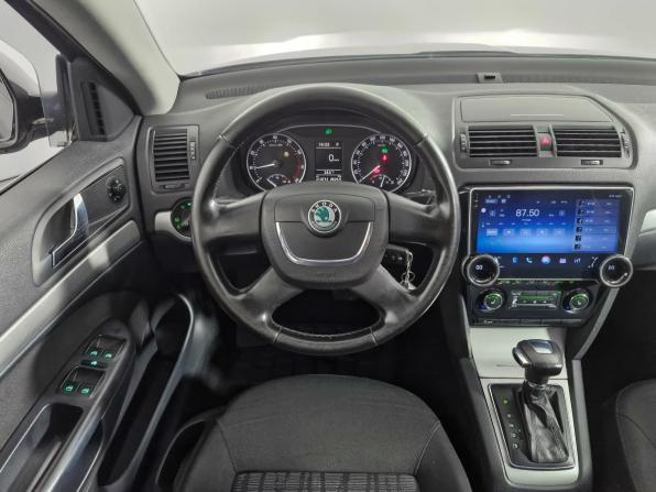 Skoda Octavia II (A5) Рестайлинг с пробегом 2010 года, цена 749 000 рублей, 214712 км, лифтбек, Автокод Объявления