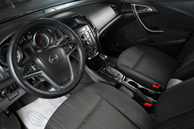 Opel Astra J с пробегом 2010 года, цена 1 019 000 рублей, 133560 км, хэтчбек, Автокод Объявления
