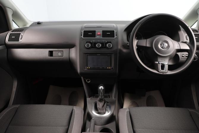 Volkswagen Touran I Рестайлинг 2 с пробегом 2013 года, цена 1 509 000 рублей, 57000 км, компактвэн, Автокод Объявления