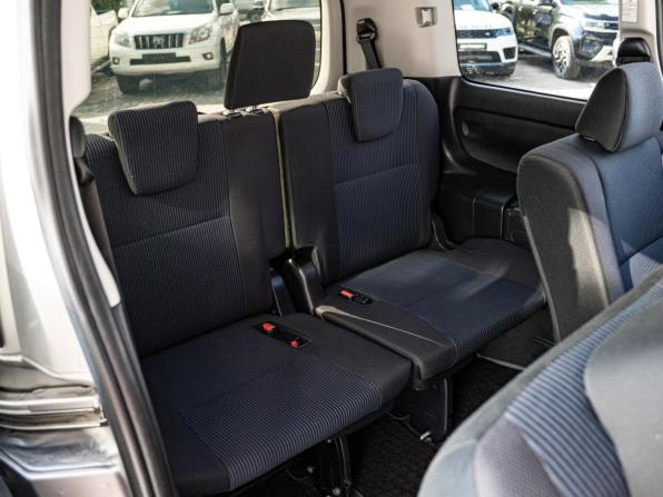 Toyota Voxy III (R80) Рестайлинг с пробегом 2018 года, цена 2 445 000 рублей, 77657 км, минивэн, Автокод Объявления