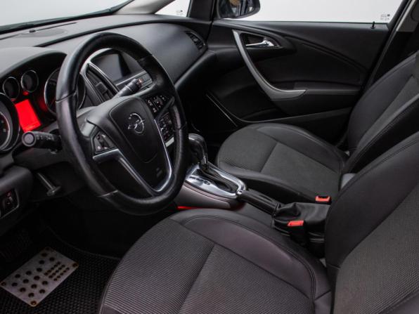 Opel Astra J с пробегом 2011 года, цена 670 000 рублей, 232307 км, хэтчбек, Автокод Объявления