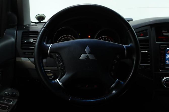Mitsubishi Pajero IV Рестайлинг 1 с пробегом 2012 года, цена 1 930 000 рублей, 231966 км, внедорожник, Автокод Объявления