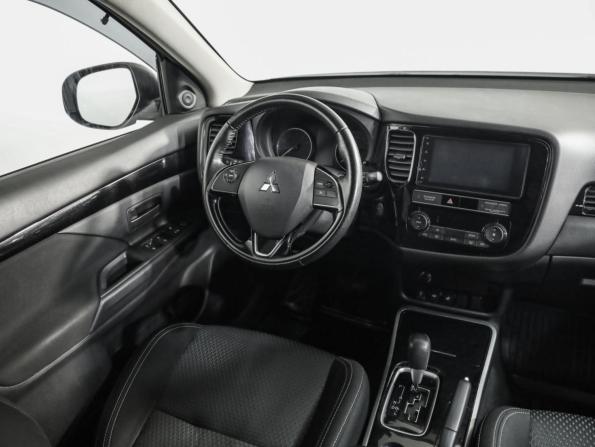 Mitsubishi Outlander III Рестайлинг 3 с пробегом 2019 года, цена 1 799 000 рублей, 136541 км, внедорожник, Автокод Объявления