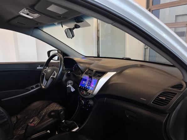 Hyundai Solaris I с пробегом 2013 года, цена 600 000 рублей, 217971 км, седан, Автокод Объявления