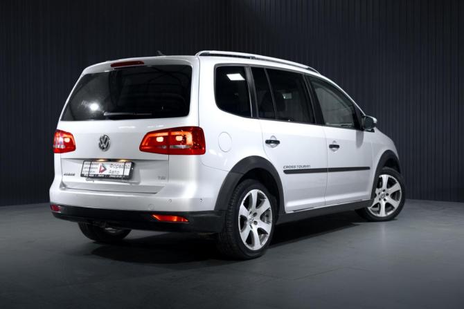 Volkswagen Touran I Рестайлинг 2 с пробегом 2011 года, цена 1 199 000 рублей, 125325 км, компактвэн, Автокод Объявления