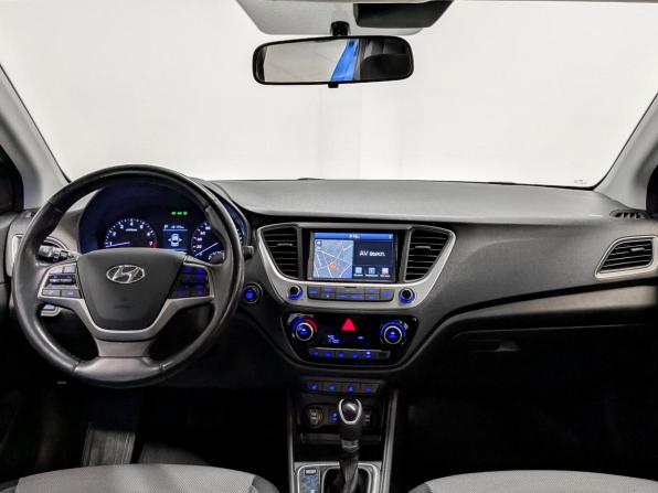 Hyundai Solaris II с пробегом 2018 года, цена 1 330 000 рублей, 93397 км, седан, Автокод Объявления