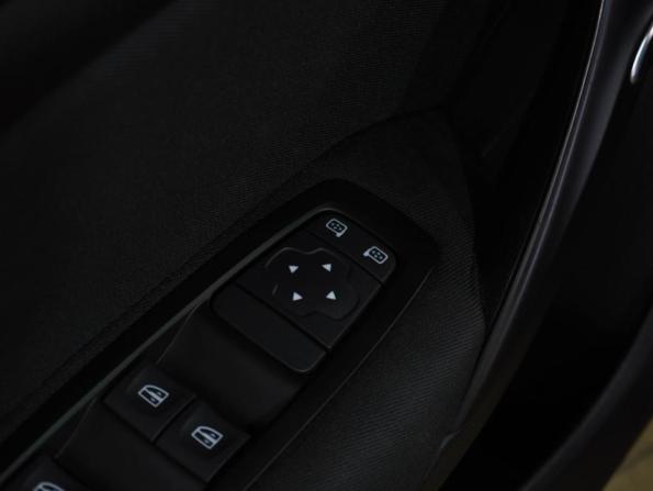 Renault Megane IV с пробегом 2019 года, цена 1 439 000 рублей, 105488 км, универсал, Автокод Объявления