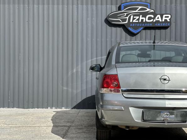 Opel Astra H Рестайлинг с пробегом 2013 года, цена 599 000 рублей, 232500 км, седан, Автокод Объявления