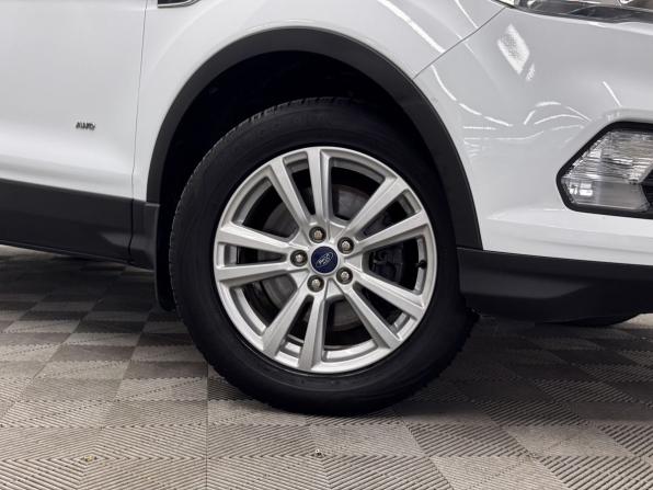 Ford Kuga II Рестайлинг с пробегом 2016 года, цена 1 699 000 рублей, 117729 км, внедорожник, Автокод Объявления