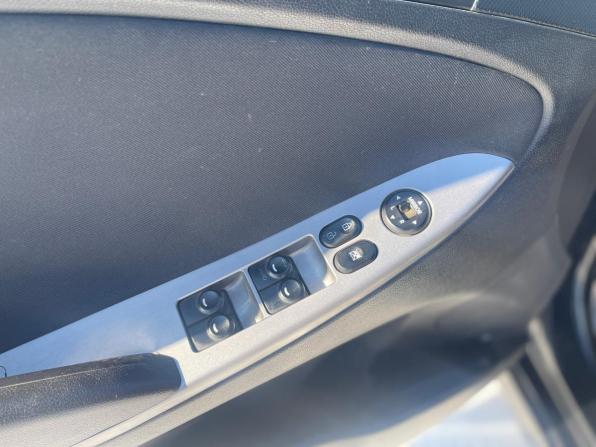 Hyundai Solaris I Рестайлинг с пробегом 2015 года, цена 760 000 рублей, 232902 км, седан, Автокод Объявления