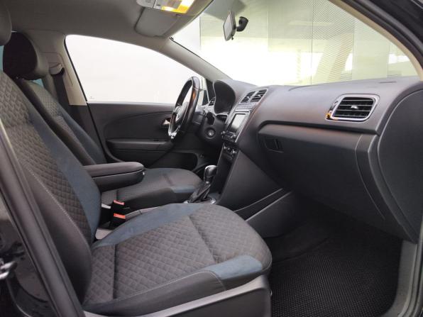 Volkswagen Polo V Рестайлинг с пробегом 2019 года, цена 1 400 000 рублей, 93870 км, седан, Автокод Объявления