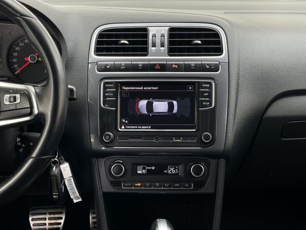 Volkswagen Polo V Рестайлинг с пробегом 2018 года, цена 1 400 000 рублей, 101215 км, седан, Автокод Объявления