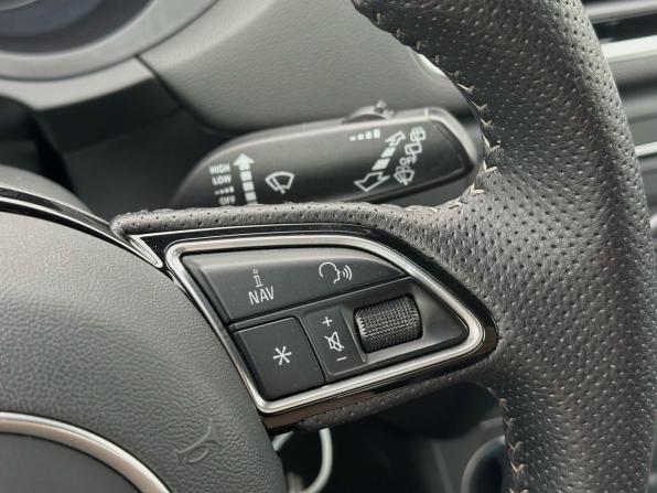 Audi Q3 I (8U) Рестайлинг с пробегом 2017 года, цена 2 570 000 рублей, 146115 км, внедорожник, Автокод Объявления