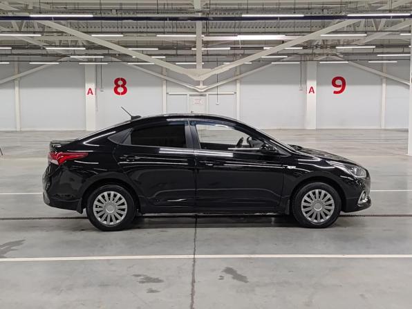 Hyundai Solaris II с пробегом 2018 года, цена 1 369 000 рублей, 107881 км, седан, Автокод Объявления