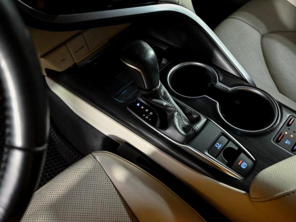 Toyota Camry VIII (XV70) Рестайлинг с пробегом 2021 года, цена 3 920 000 рублей, 98848 км, седан, Автокод Объявления