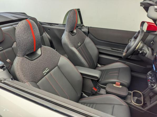 Mini Cabrio IV с пробегом 2025 года, цена 5 780 000 рублей, 3510 км, кабриолет, Автокод Объявления