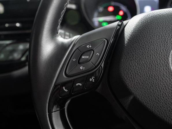 Toyota C-HR I с пробегом 2018 года, цена 2 000 000 рублей, 77355 км, внедорожник, Автокод Объявления