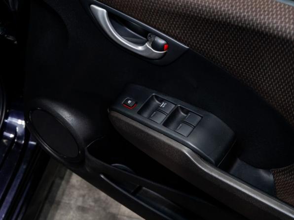 Honda Fit Shuttle I с пробегом 2011 года, цена 1 100 000 рублей, 122020 км, универсал, Автокод Объявления