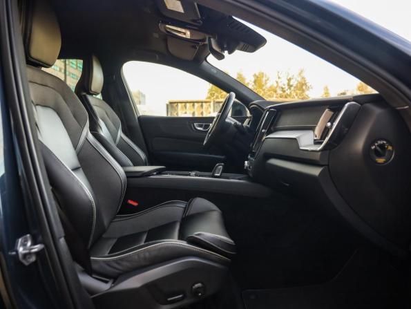 Volvo XC60 II Рестайлинг с пробегом 2021 года, цена 4 399 000 рублей, 87916 км, внедорожник, Автокод Объявления