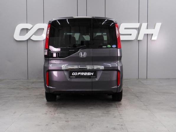 Honda Stepwgn V с пробегом 2017 года, цена 1 824 000 рублей, 242487 км, минивэн, Автокод Объявления