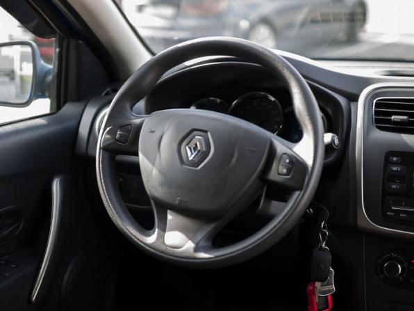 Renault Sandero II с пробегом 2017 года, цена 1 150 000 рублей, 89901 км, хэтчбек, Автокод Объявления