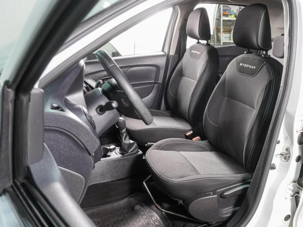 Renault Logan II Рестайлинг с пробегом 2022 года, цена 1 249 000 рублей, 54741 км, седан, Автокод Объявления