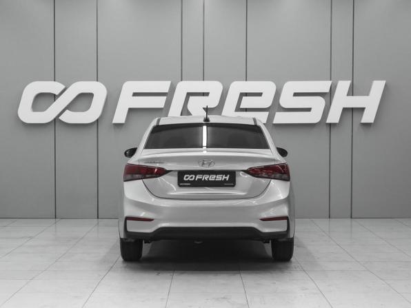 Hyundai Solaris II с пробегом 2017 года, цена 1 099 000 рублей, 168675 км, седан, Автокод Объявления