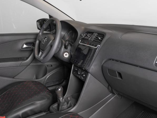 Volkswagen Polo V Рестайлинг с пробегом 2019 года, цена 1 139 800 рублей, 84540 км, седан, Автокод Объявления