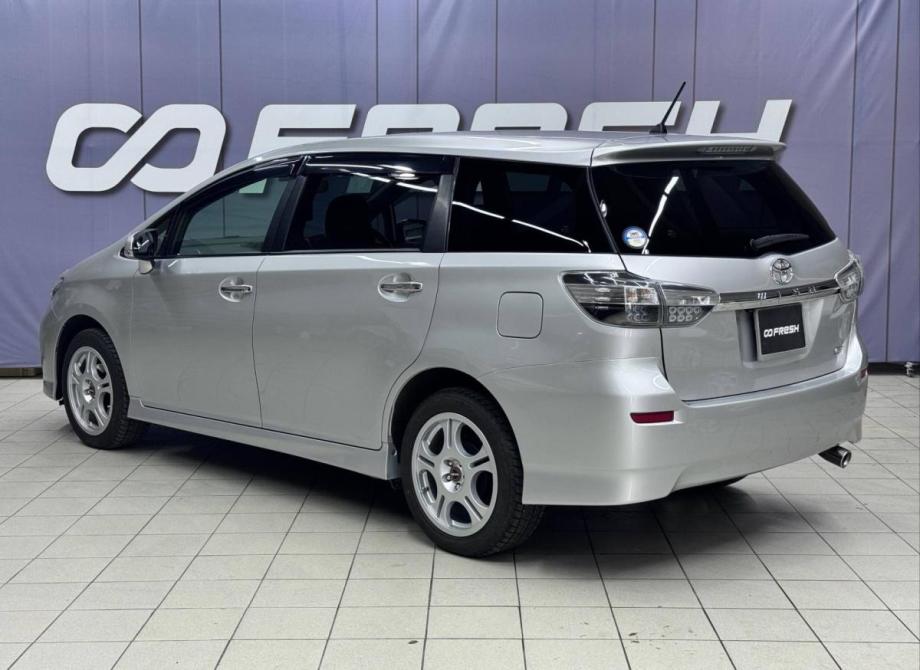Toyota Wish II Рестайлинг Благовещенск  - изображение 2
